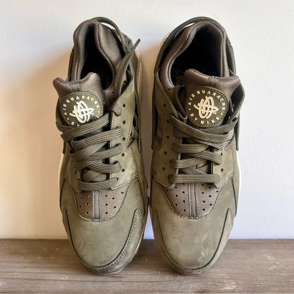 Nike Men's Air Huarache Medium Olive Shoe Size 9.5 #397A